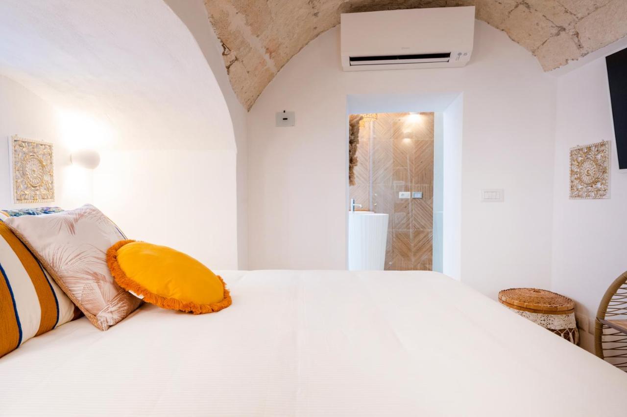 Apulia Charming Suites - Casa Lonfo Suite Sole Monopoli Exteriör bild