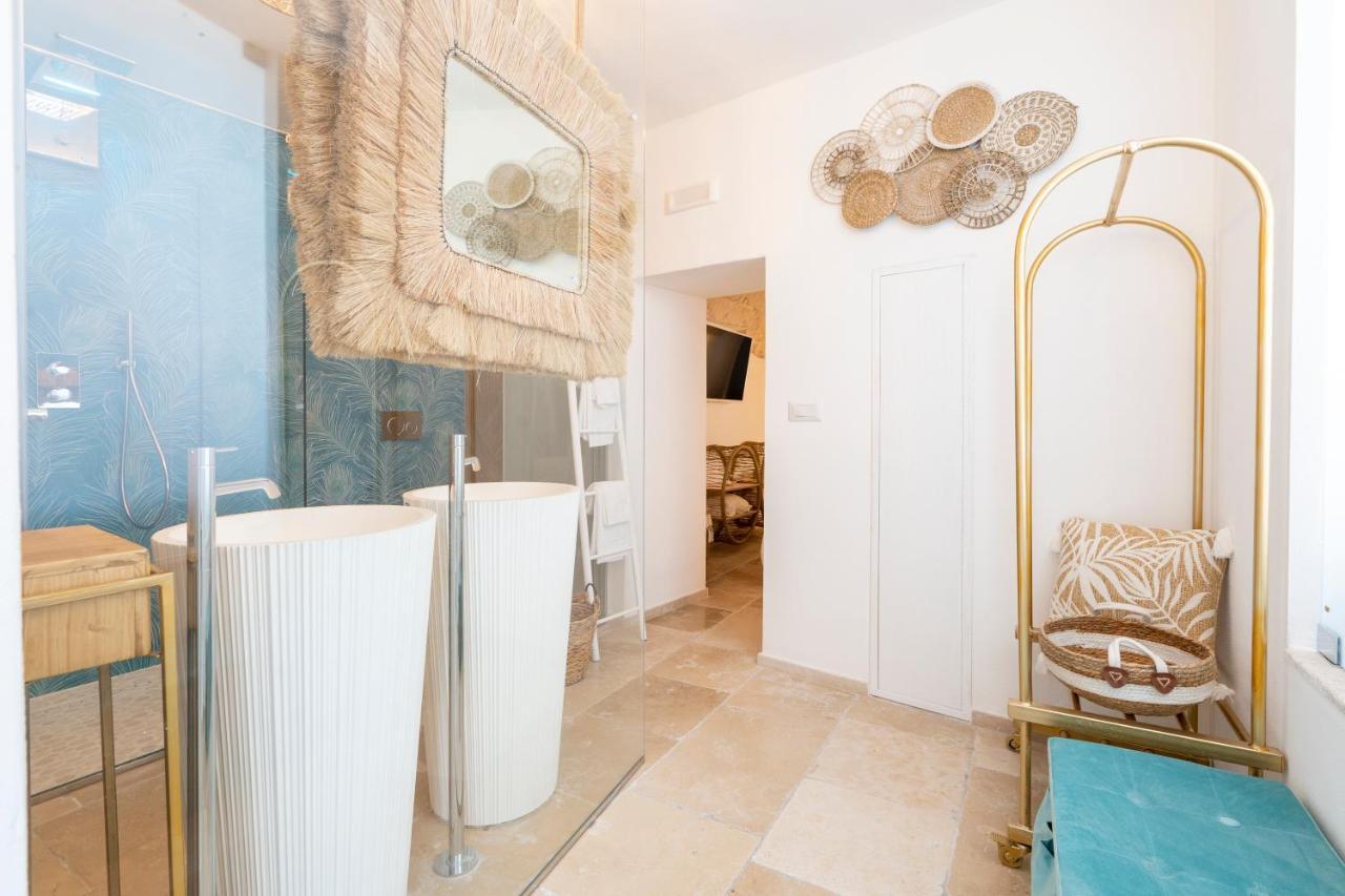 Apulia Charming Suites - Casa Lonfo Suite Sole Monopoli Exteriör bild