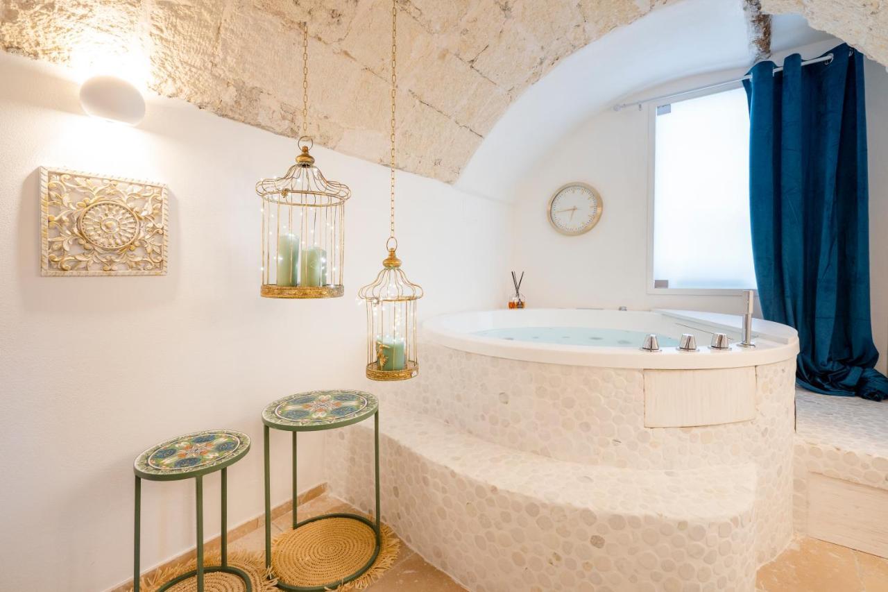 Apulia Charming Suites - Casa Lonfo Suite Sole Monopoli Exteriör bild