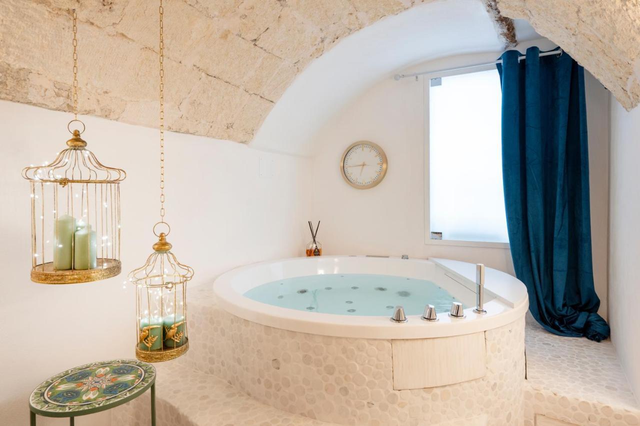 Apulia Charming Suites - Casa Lonfo Suite Sole Monopoli Exteriör bild