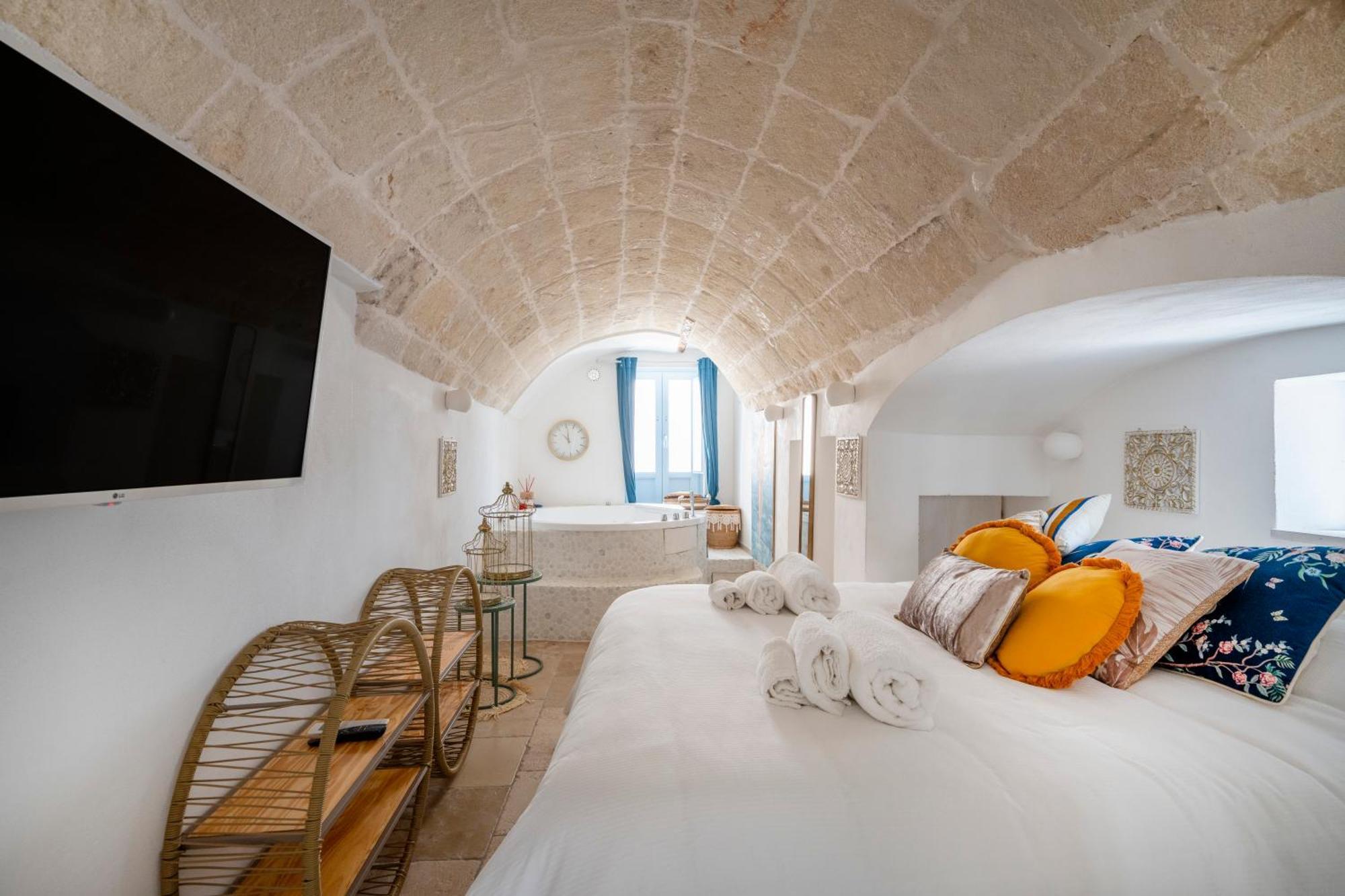 Apulia Charming Suites - Casa Lonfo Suite Sole Monopoli Exteriör bild